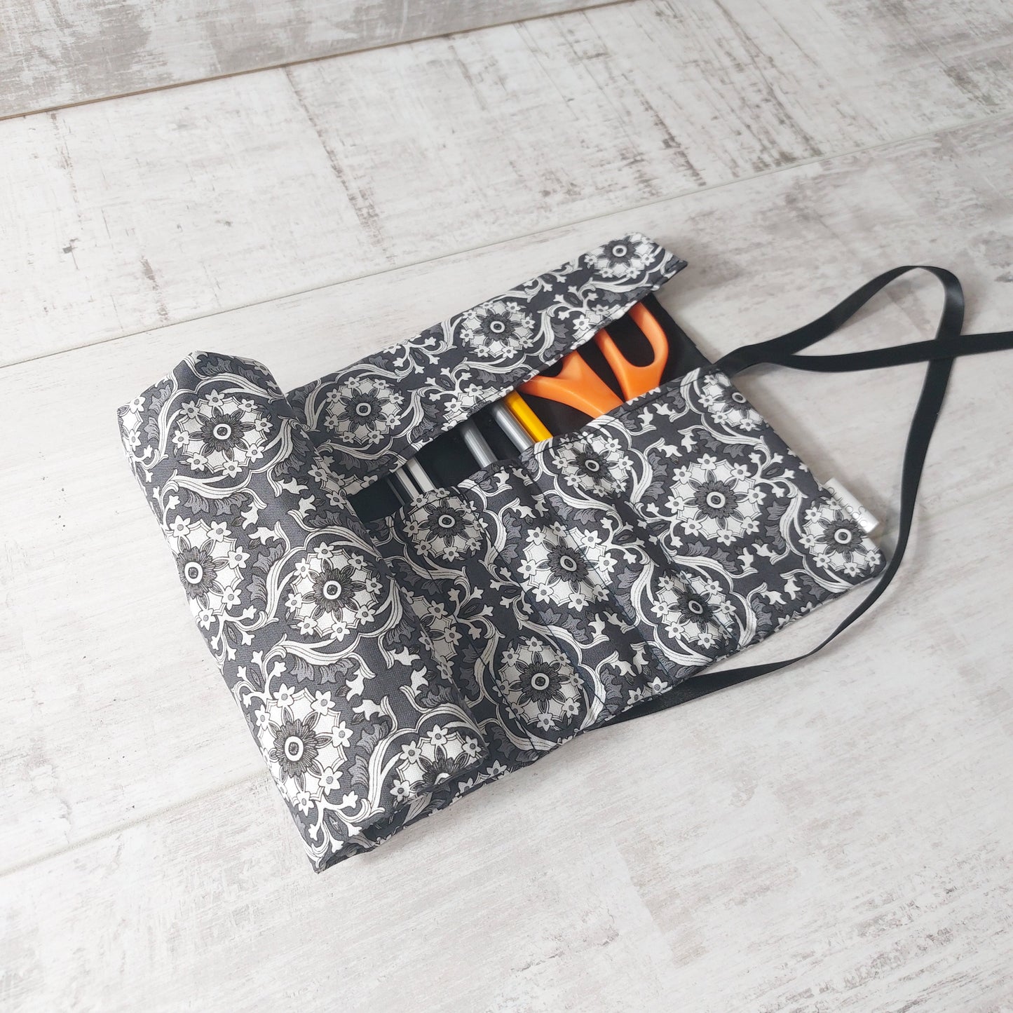 Multi Tool Organiser Roll for pens, markers, craft tools.