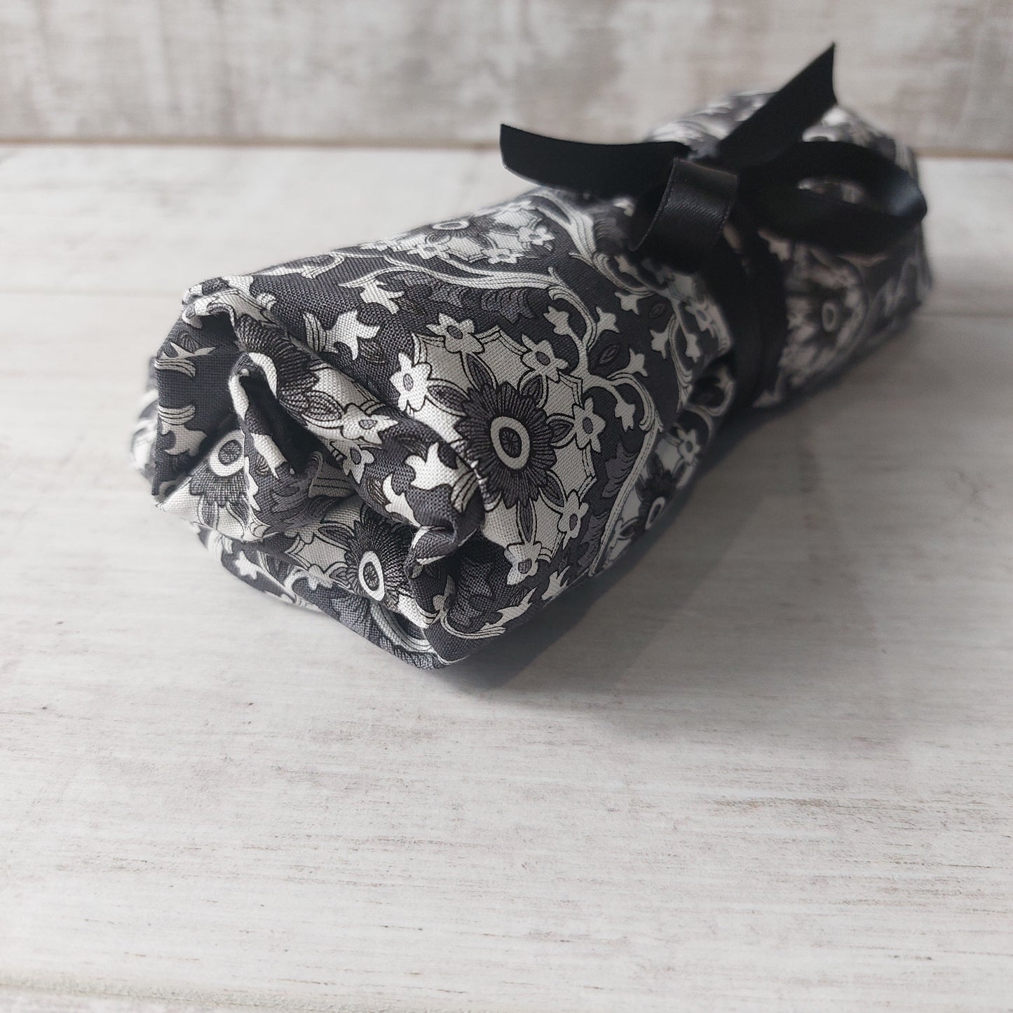 Multi Tool Organiser Roll for pens, markers, craft tools.