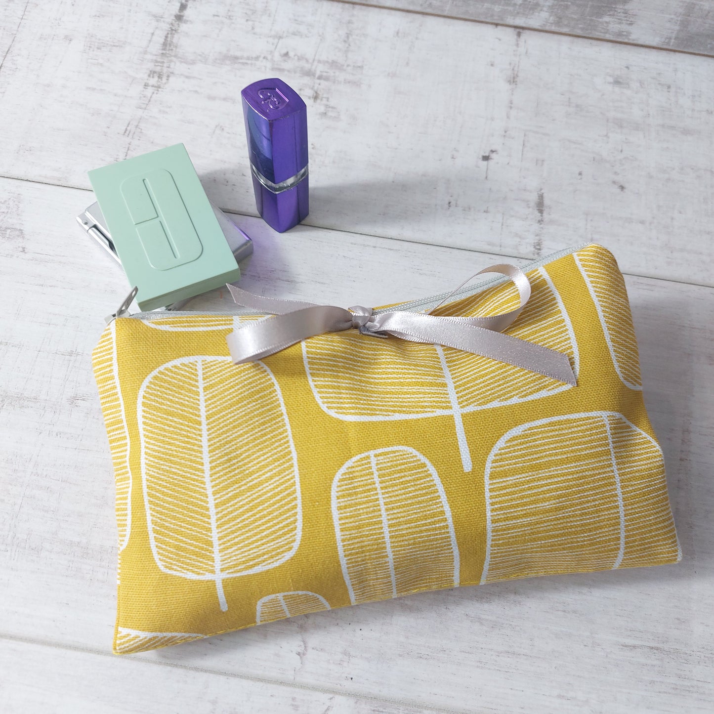 Mustard Make up Bag and Brushes Set