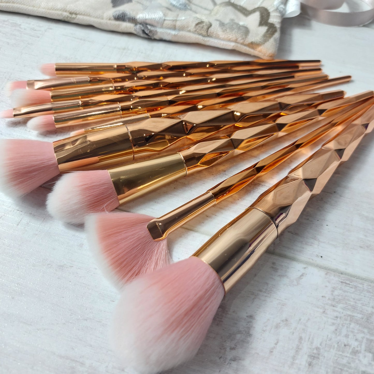 Set of Make Up Brushes in a Luxurious Embroidered Roll