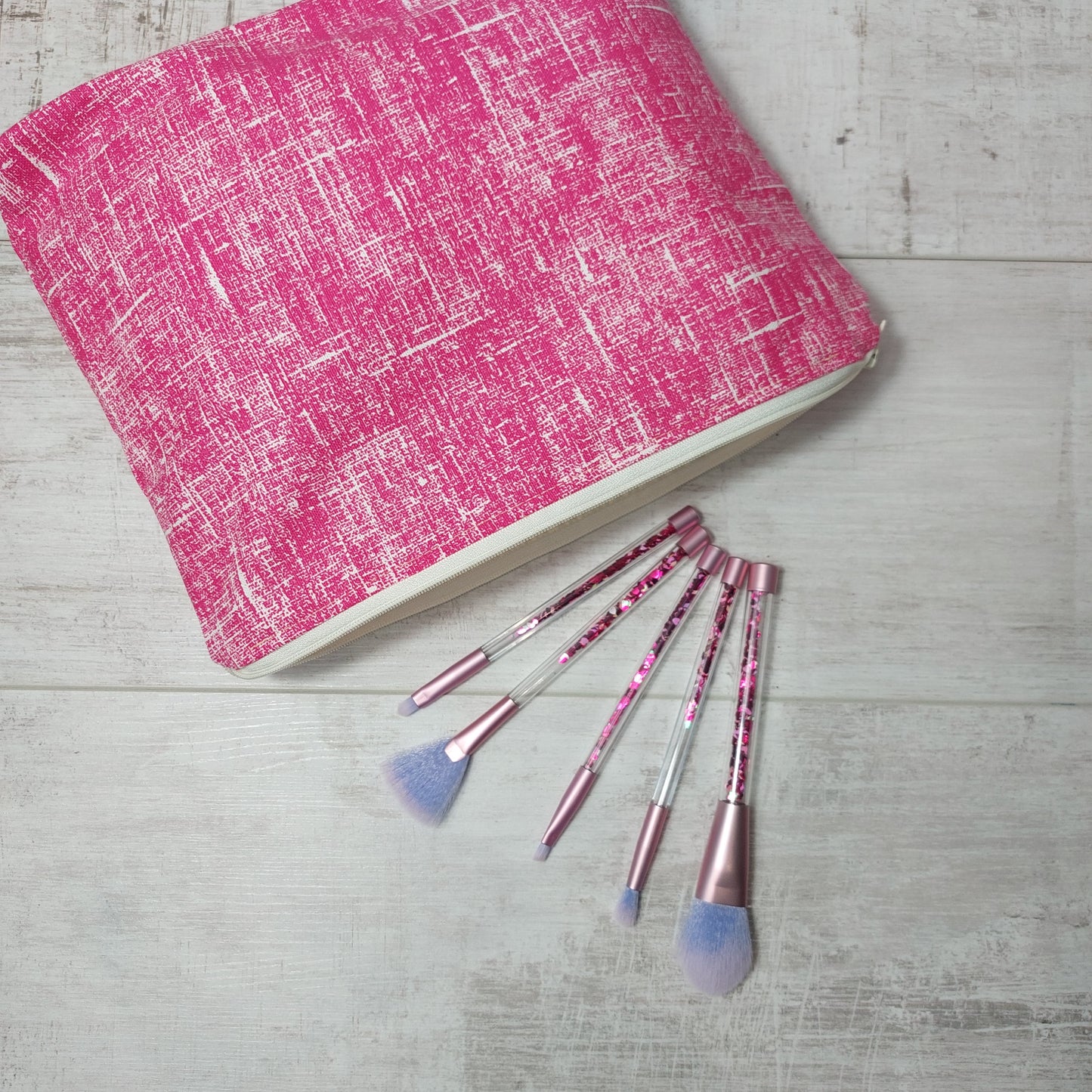 Make up bag and brushes set