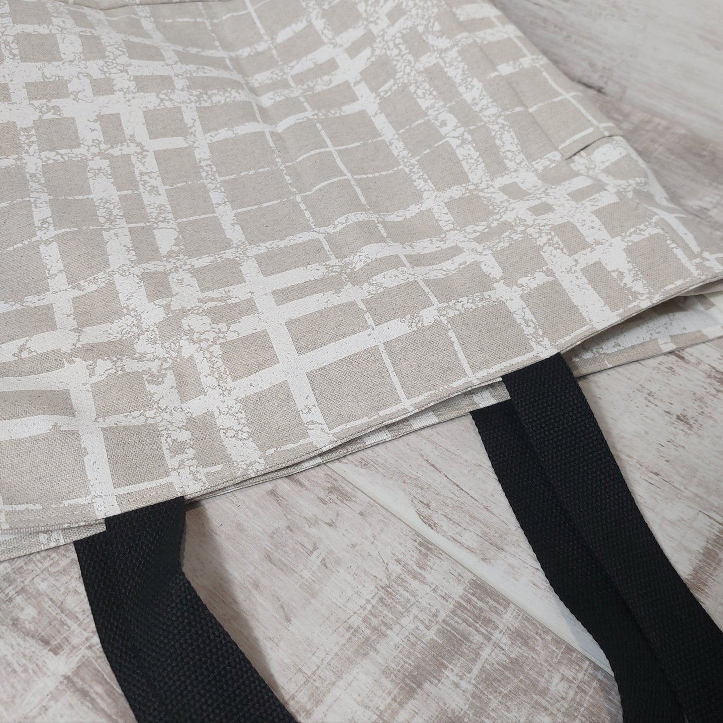 Roomy Beach Bag with zip fastening and Neutral Aesthetic in natural colours.