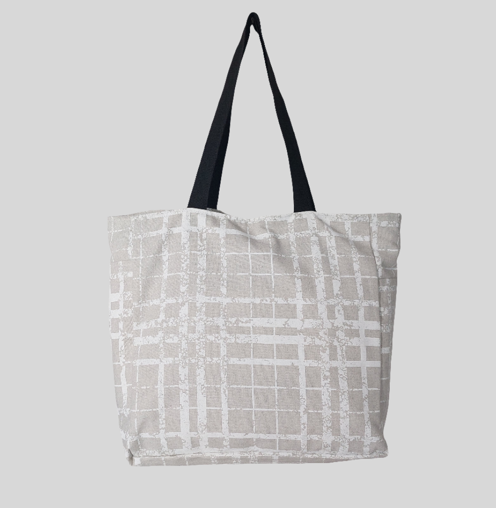 Roomy Beach Bag with zip fastening and Neutral Aesthetic in natural colours.
