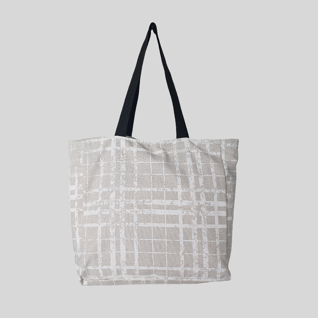 Roomy Beach Bag with zip fastening and Neutral Aesthetic in natural colours.