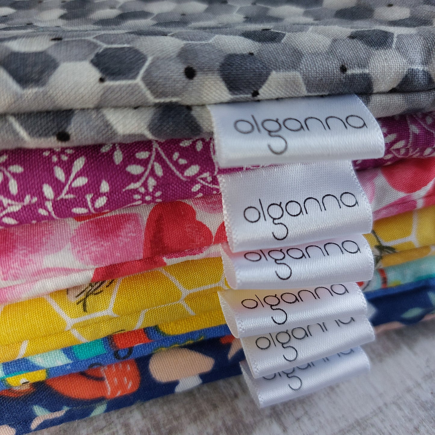 Pink Hearts Book / Kindle Case