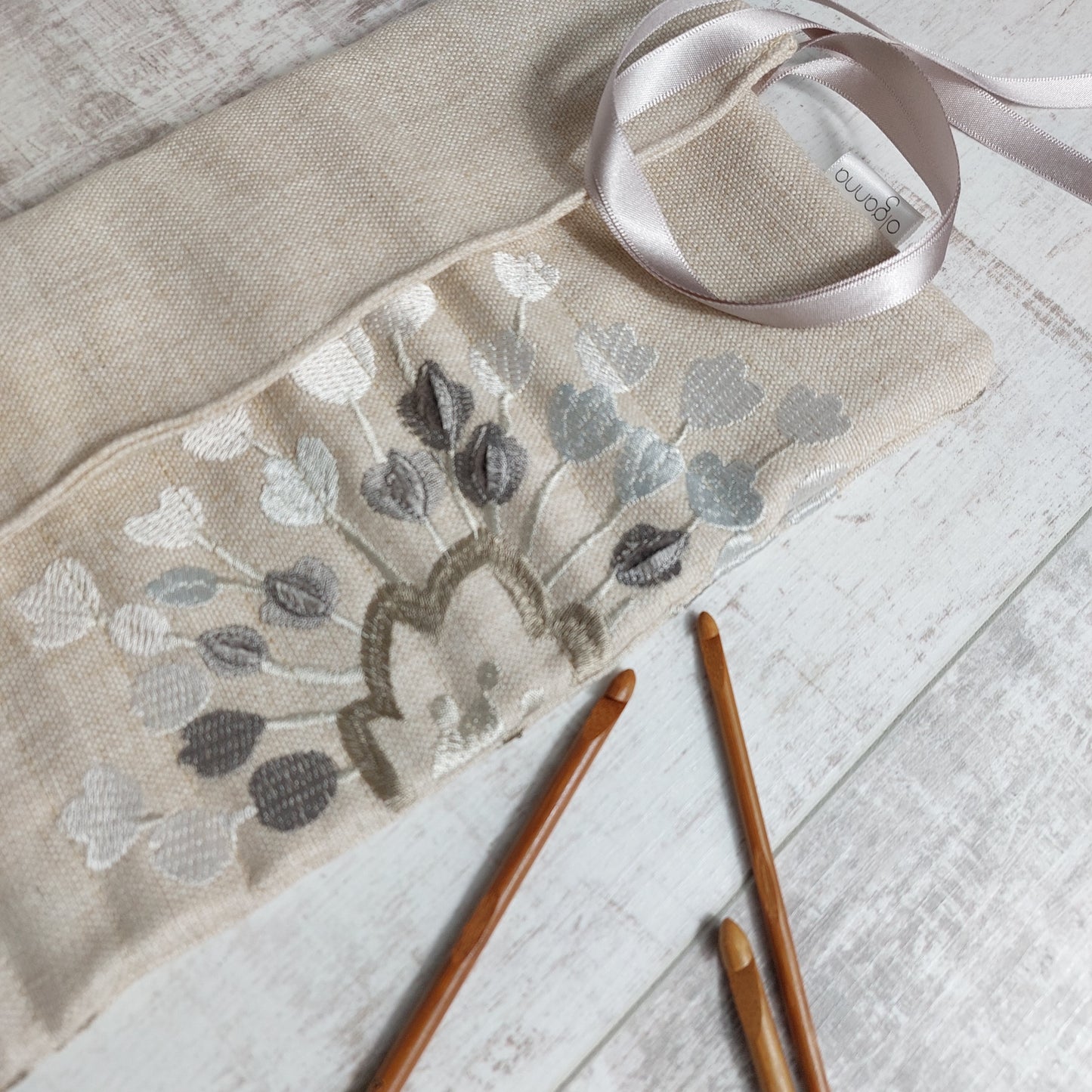 Crochet Tools Case Complete with bamboo hooks