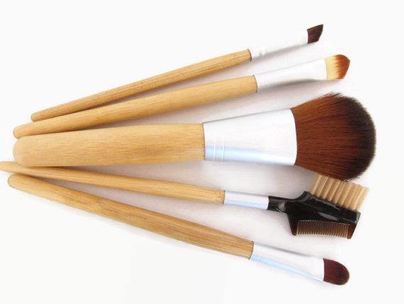 Set of five bamboo handled makeup brushes - Olganna