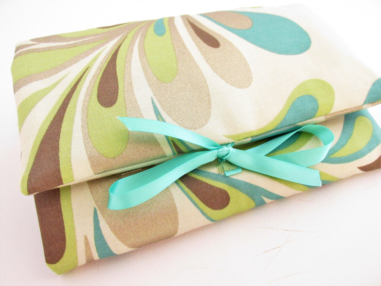 Gift set containing Make Up Wrap, Make Up Bag and Brushes - Olganna