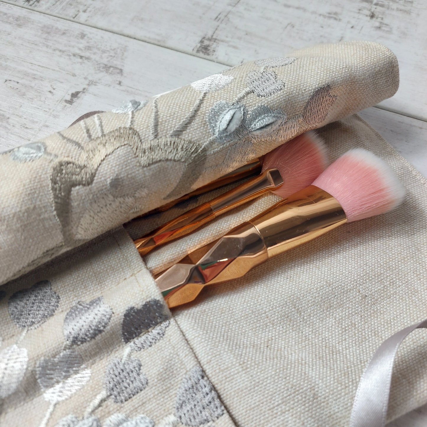 10 Make Up Brushes in a Handmade Case