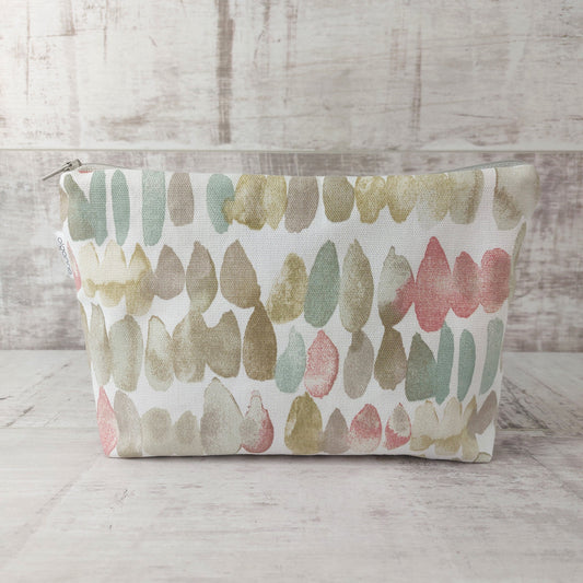 Natural stones print makeup bag with zip fastening, by Olganna.
