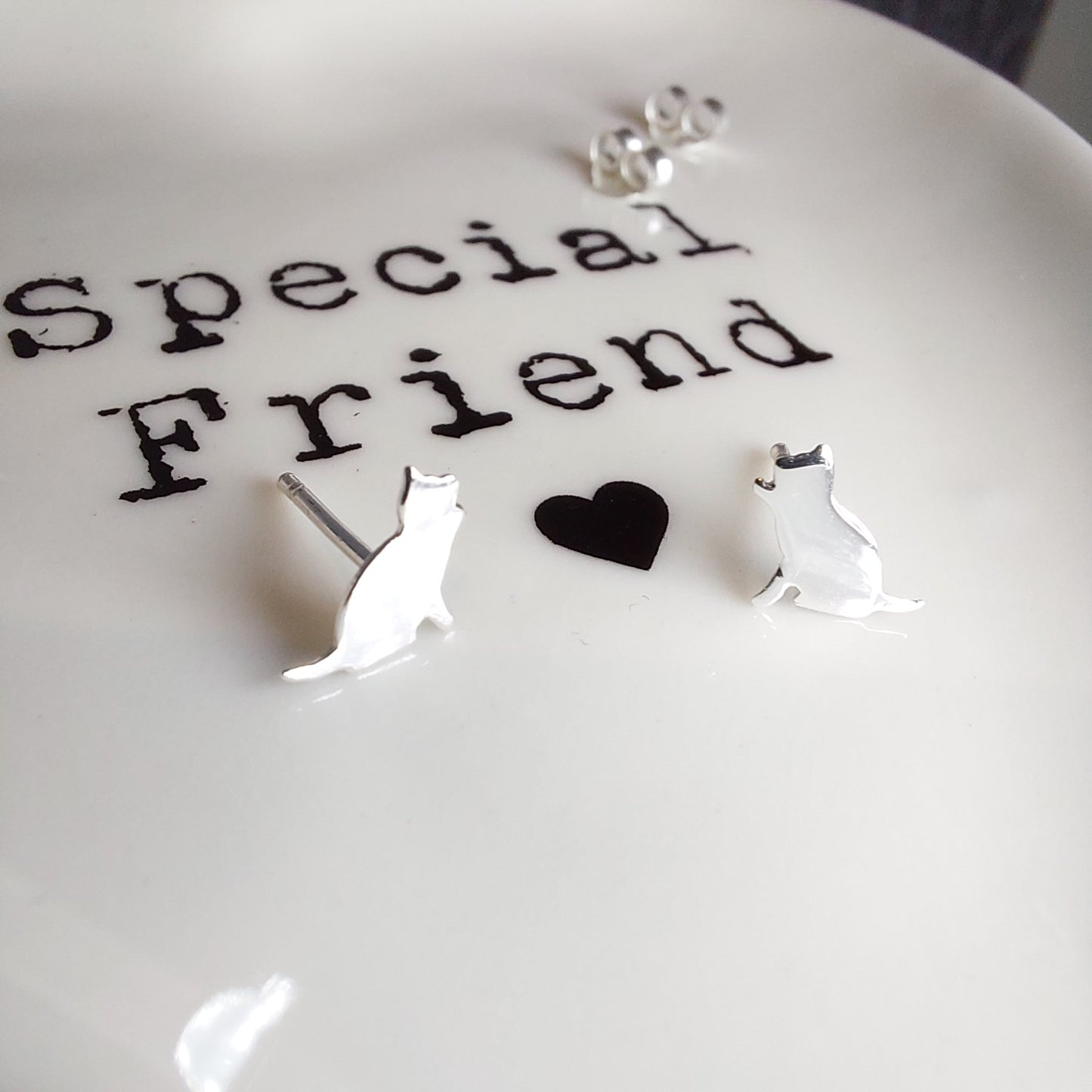 The Perfect Birthday Gift for a Cat-Loving Friend – Trinket Dish with Sterling Silver Cat Earrings Set