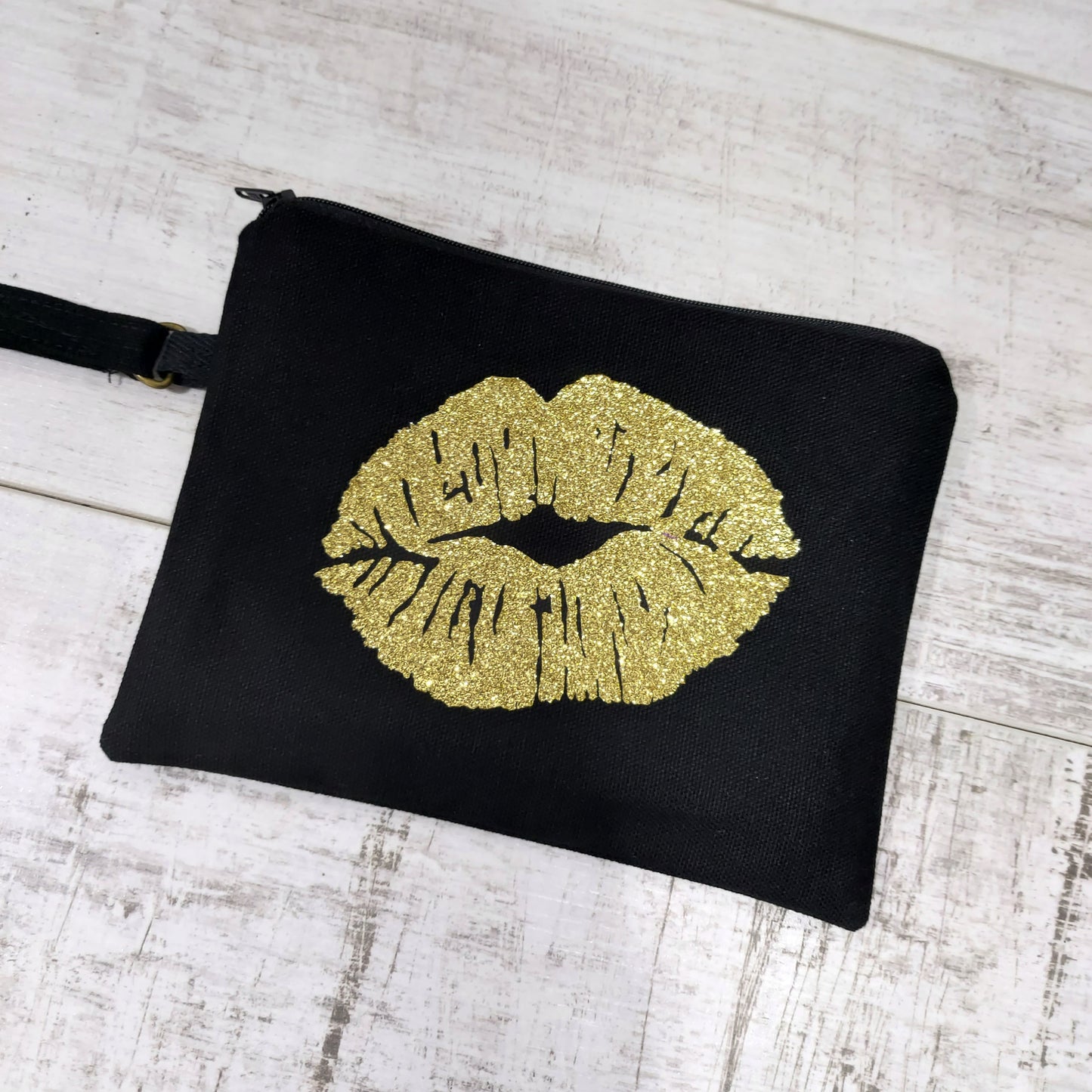 Glitter Lips Wristlet Bag in Red or Gold