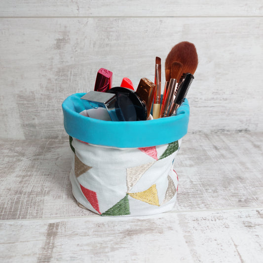 Pop Up Make Up Pot and Brushes Set