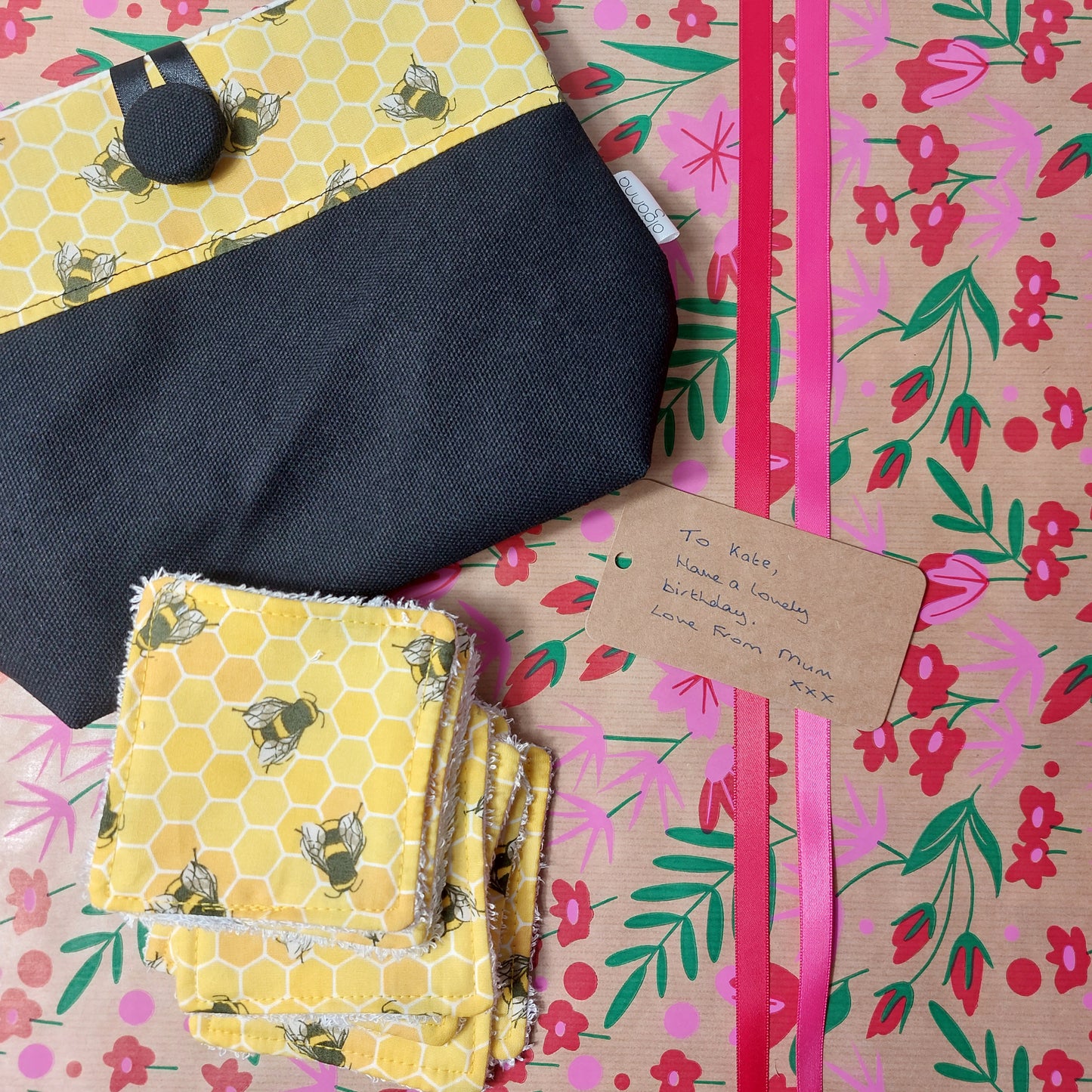 Bee Themed Beauty Gift Set