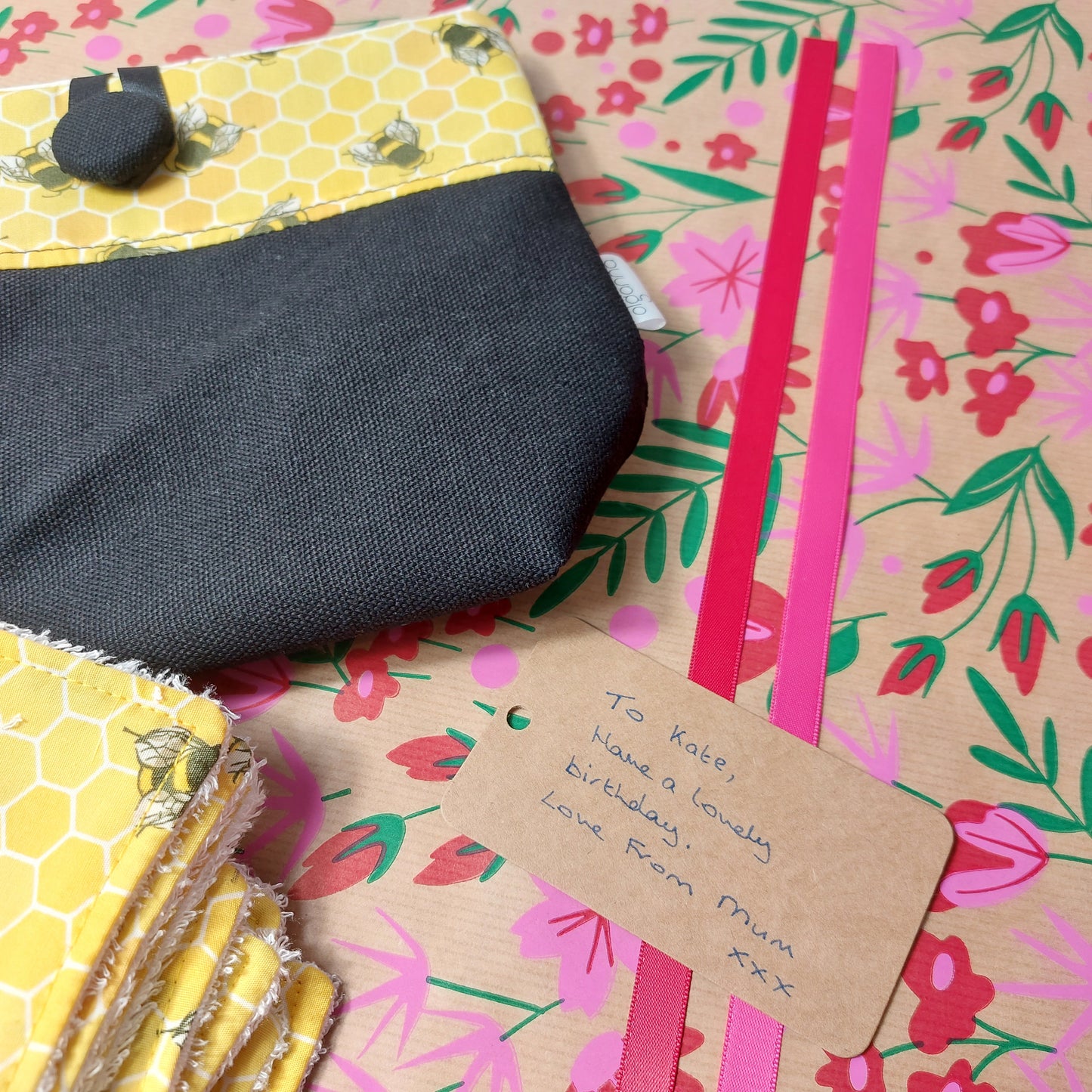 Bee Themed Beauty Gift Set