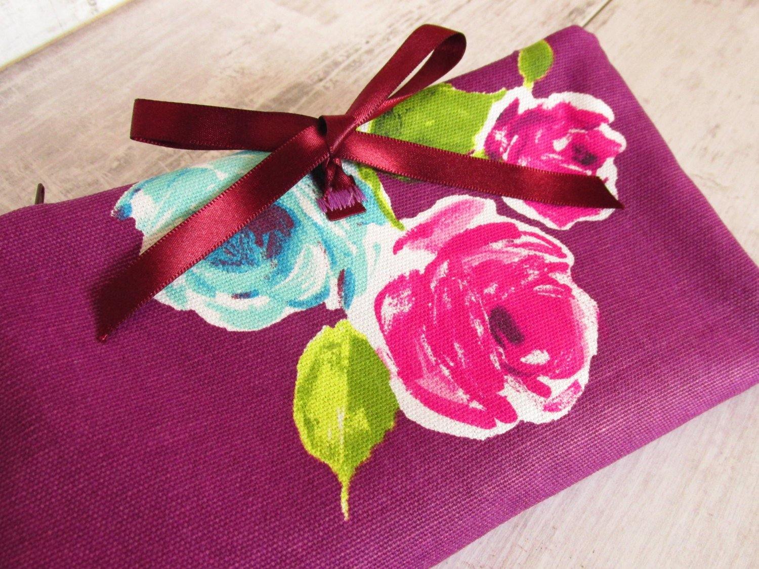 Make up organizer in Plum Floral - Olganna